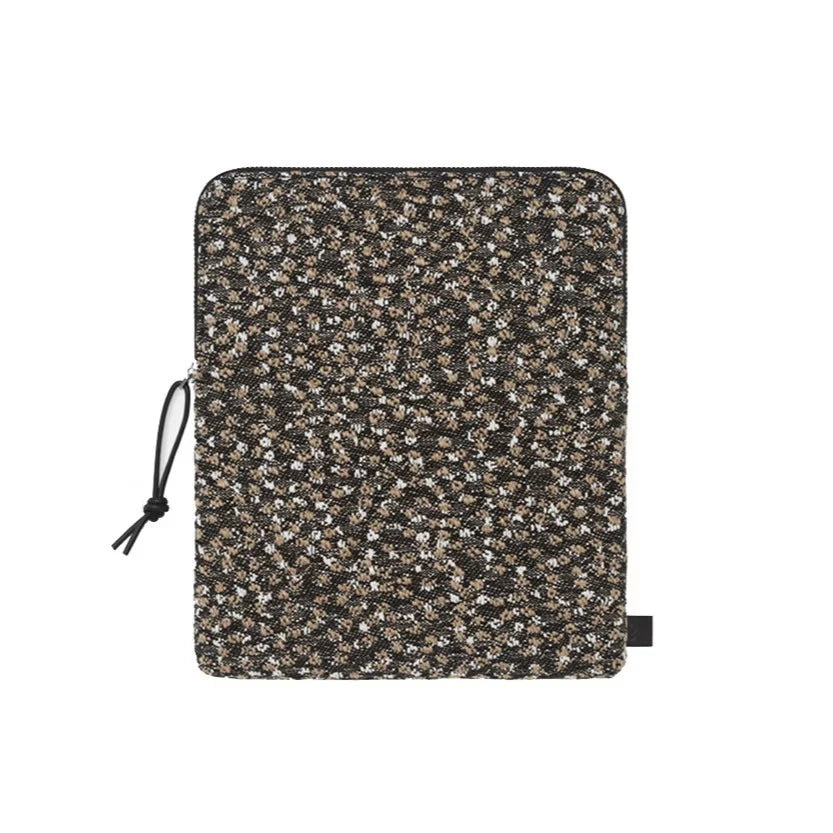 Bang & Olufsen Kulak Üstü Kulaklıklar İçin Kılıf (Kvadrat Raf Simons Tasarımı)