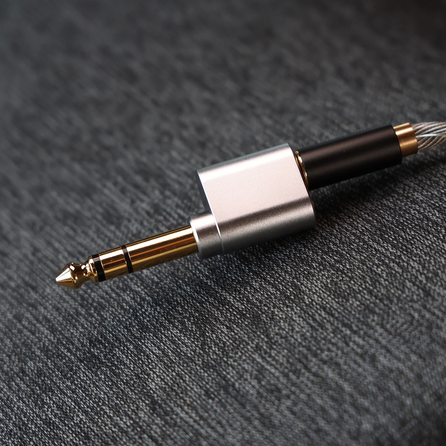 DJ65B (AL) | 4.4mm - 6.3mm High-End Kulaklık Adaptörü