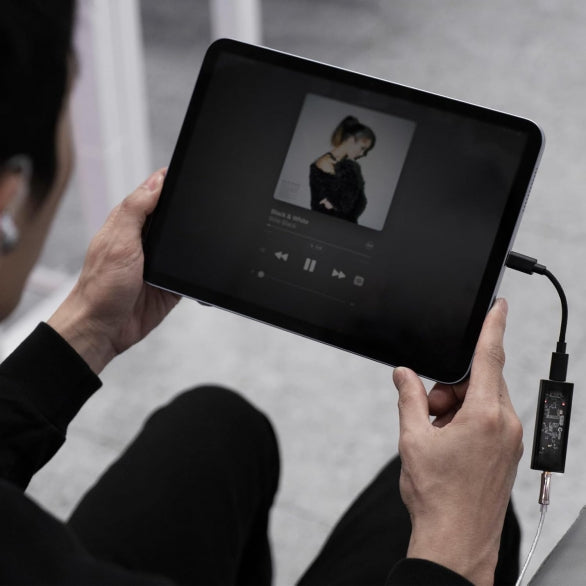 Questyle M12i Taşınabilir DAC & Kulaklık Amfisi (USB Dongle Amfi/DAC)